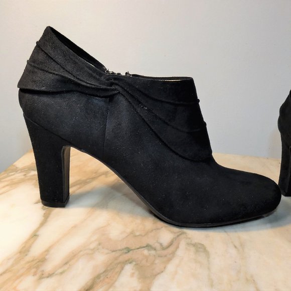Life Stride Shoes - Sleek and a bit Sexy LifeStride Corie Shootie (shoe bootie)sz11 black  3" heel